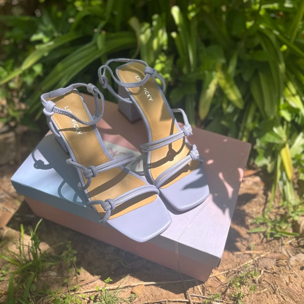 🆕 Lisa and Vicky Lilac color Block Heel Sandals. 7.5